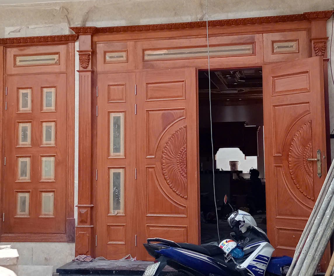 Cửa Chính Diện Nhà Ở